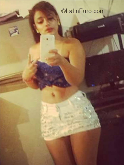 Date this tall Colombia girl Dayana from Cali CO19506