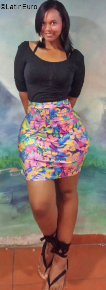 Date this lovely Dominican Republic girl Zuleica from Santo Domingo DO26589
