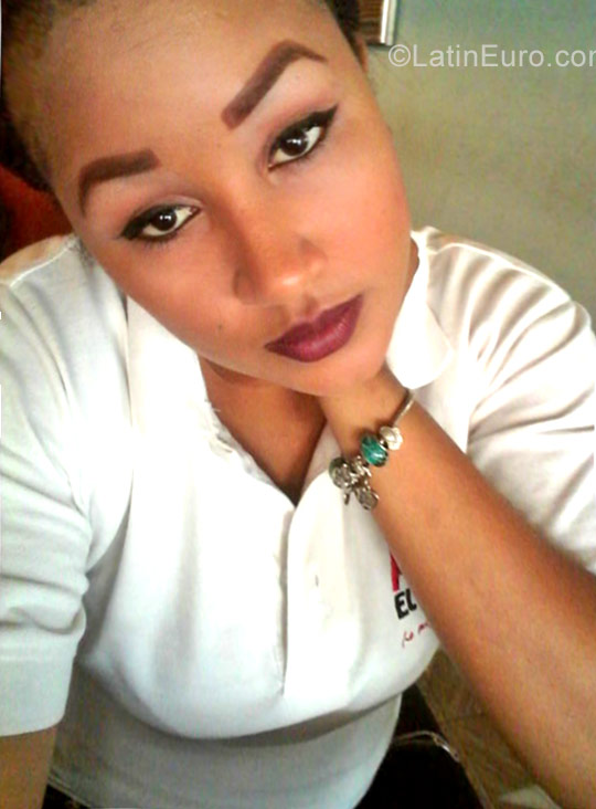Date this gorgeous Dominican Republic girl Ingrid altagracia from Santo Domingo DO26671