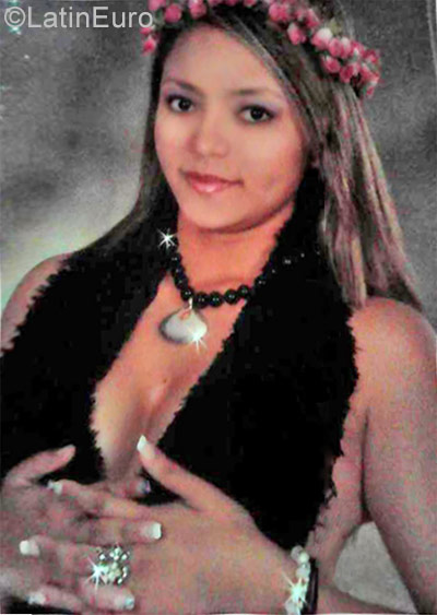 Date this pretty Colombia girl Paola from Cali CO19597