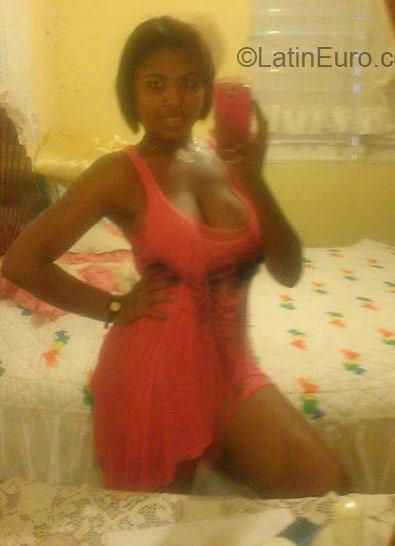 Date this athletic Dominican Republic girl Belkaris from Mao Valverde DO26722