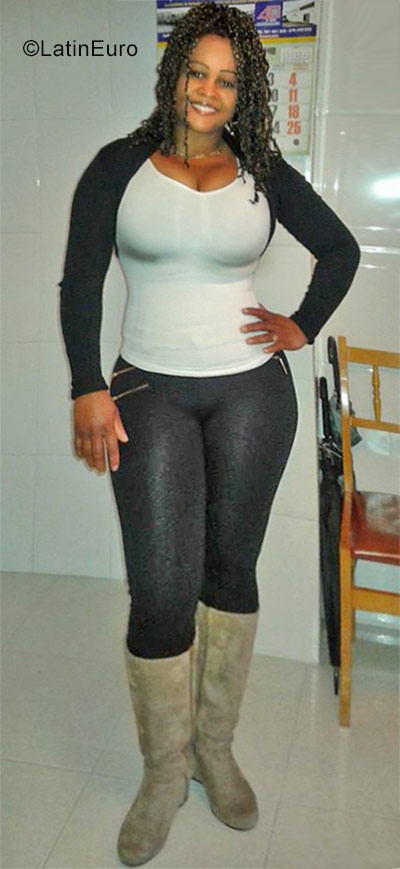 Date this voluptuous Spain girl Martina from Sabadell ES350