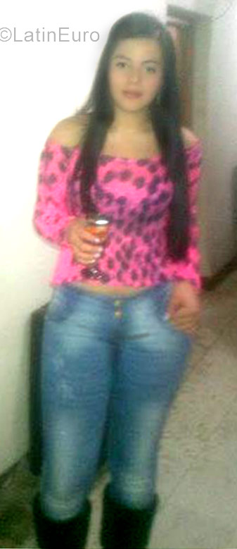 Date this attractive Colombia girl Alejandra from Medellin CO19690