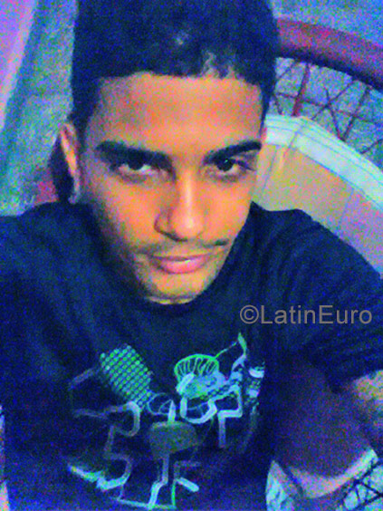 Date this nice looking Dominican Republic man Brian from San Pedro de Macoris DO26843
