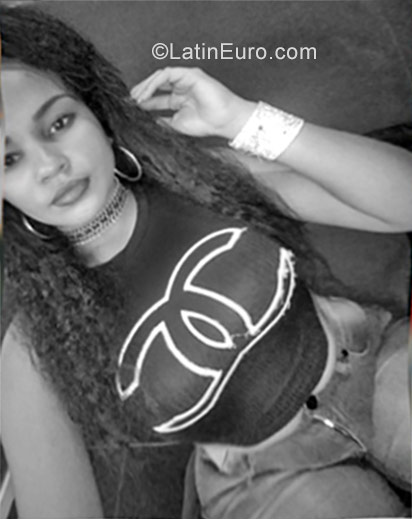 Date this passionate Dominican Republic girl Paola from Santo Domingo DO26855