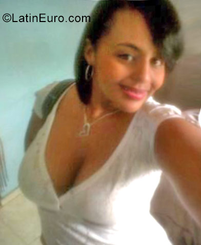 Date this delightful Dominican Republic girl Karina from Santo Domingo DO26874