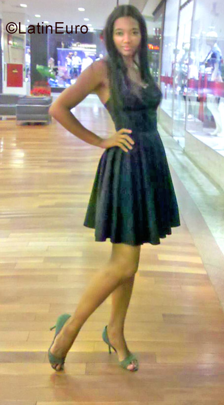 Date this stunning Brazil girl Josiclena from Brasilia BR9838