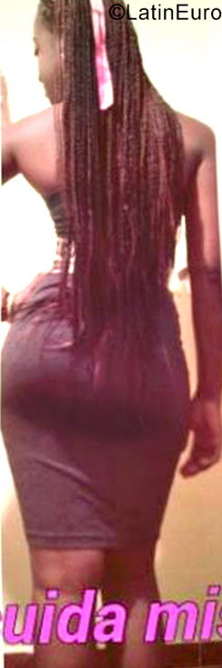 Date this attractive Colombia girl Isavela from Medellin CO19837