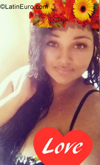 Date this sultry Dominican Republic girl Oscarina from Puerto Plata DO27001