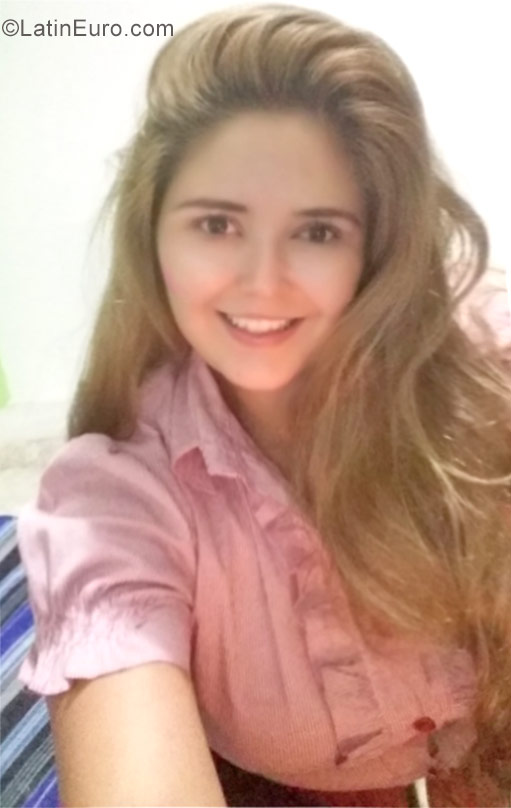 Date this hard body Colombia girl Audrey from Cali CO19901