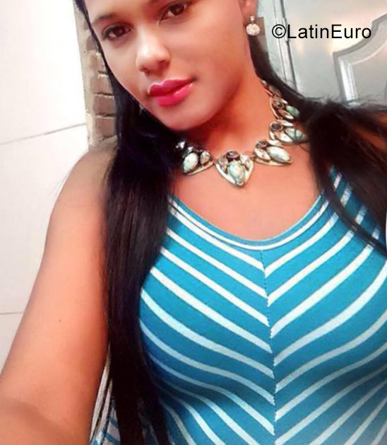 Date this hard body Dominican Republic girl Luna from Puerto Plata DO27039
