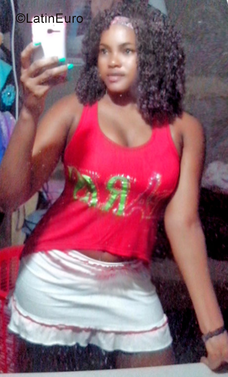 Date this young Colombia girl Anyi from Quibdo CO19914