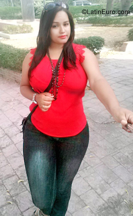 Date this delightful Dominican Republic girl Yenilda from Santo Domingo DO27051