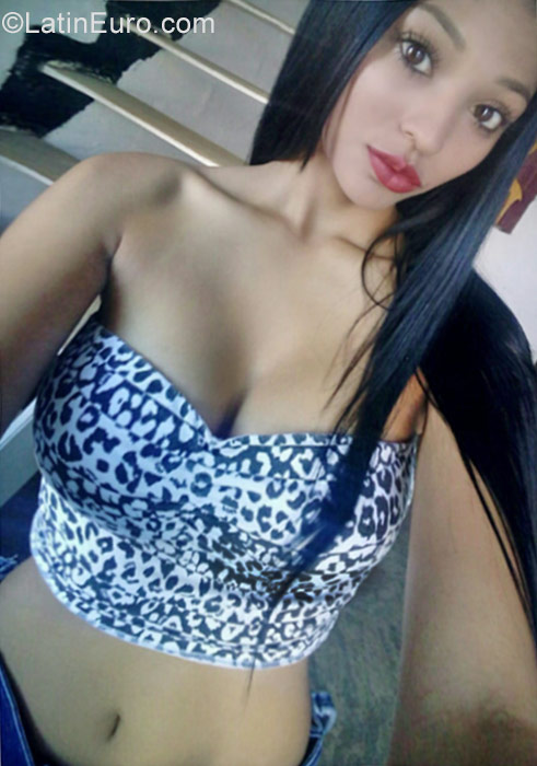 Date this stunning Colombia girl Tatiana from Medellin CO19940