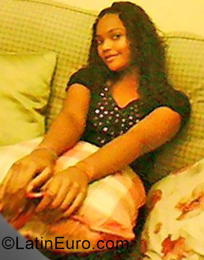 Date this nice looking Dominican Republic girl Genesis from Puerto Plata DO27108