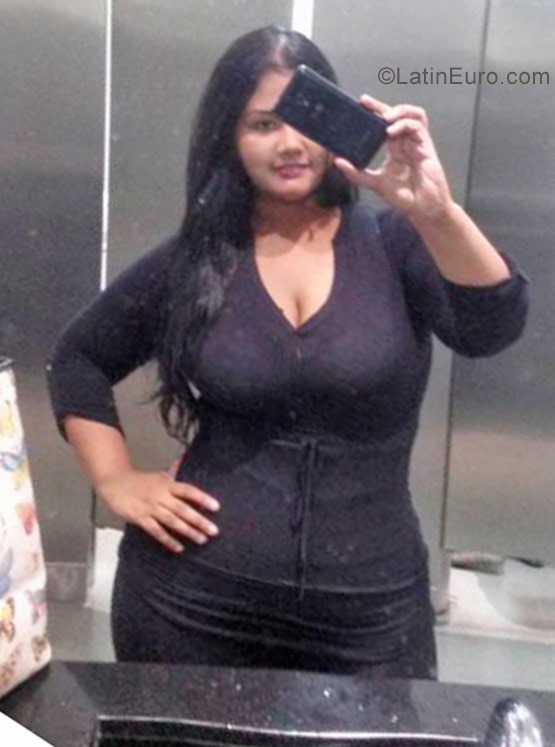 Date this gorgeous Colombia girl KAREN from Cartagena CO19986