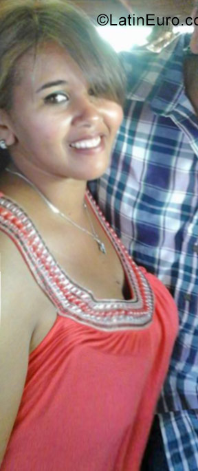 Date this good-looking Dominican Republic girl Veronica from Santo Domingo DO27153