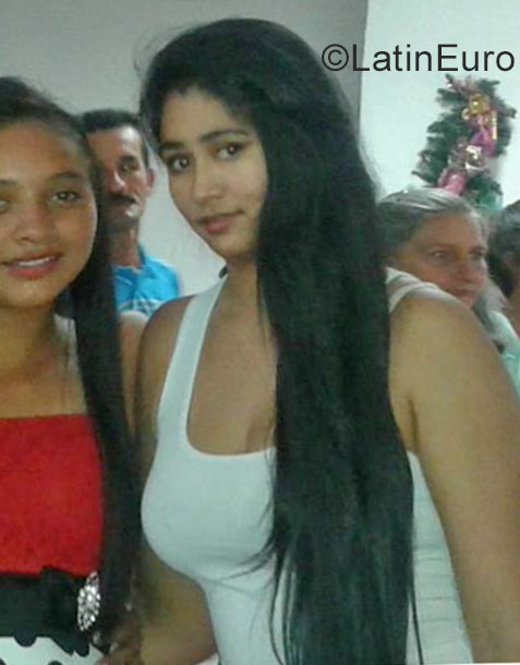 Date this cute Colombia girl Yuranie from Bucaramanga CO20002