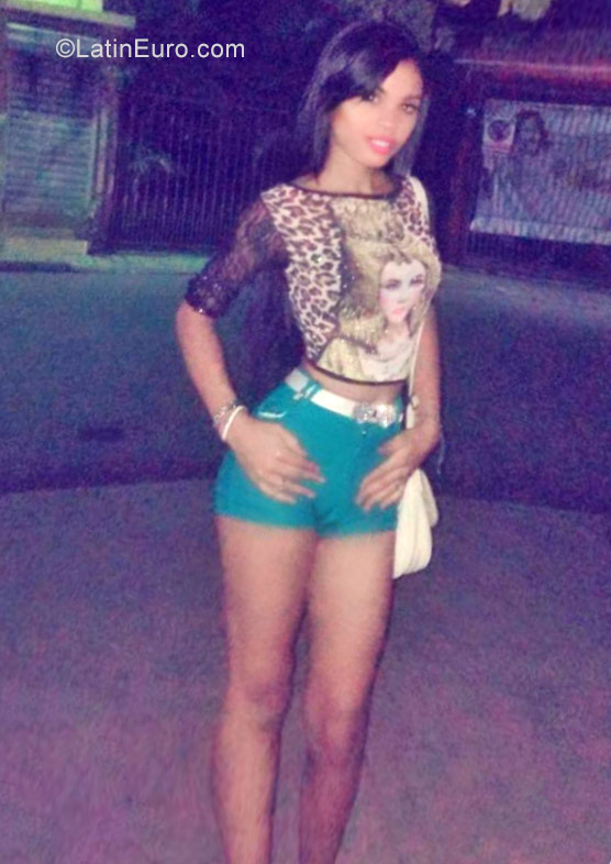 Date this young Dominican Republic girl Yoelnne from Mao Valverde DO27213