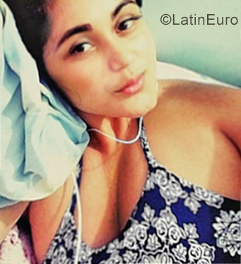 Date this hot Colombia girl Paola from Armenia CO20047