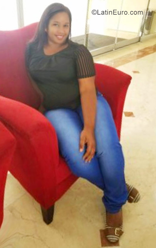 Date this tall Dominican Republic girl Elizabeth from Santiago DO27226