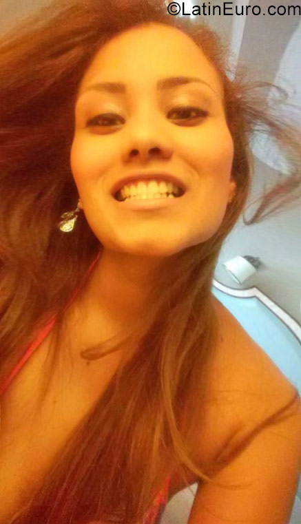 Date this nice looking Colombia girl Julieth from Cali CO20057