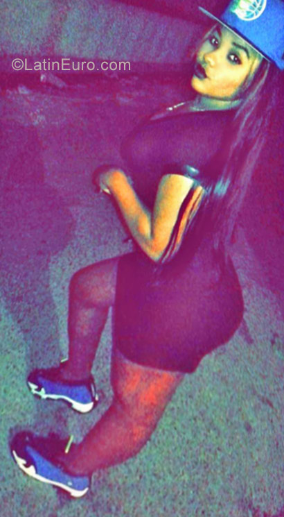 Date this beautiful Dominican Republic girl Arisbely from Santiago DO27269
