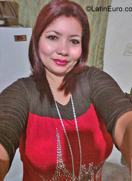 Date this young Honduras girl Wendy from San Pedro Sula HN2310