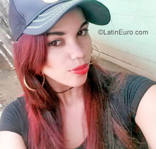 Date this happy Dominican Republic girl Yugiry from Mao DO27296