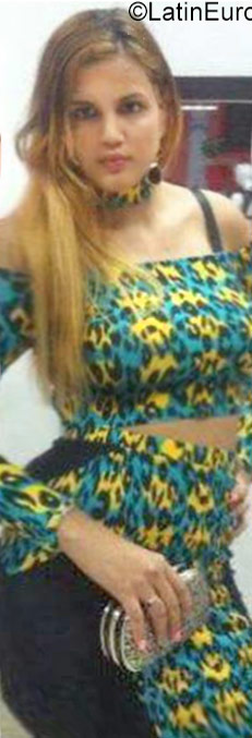 Date this passionate Dominican Republic girl Elizabeth from Santo Domingo DO27298
