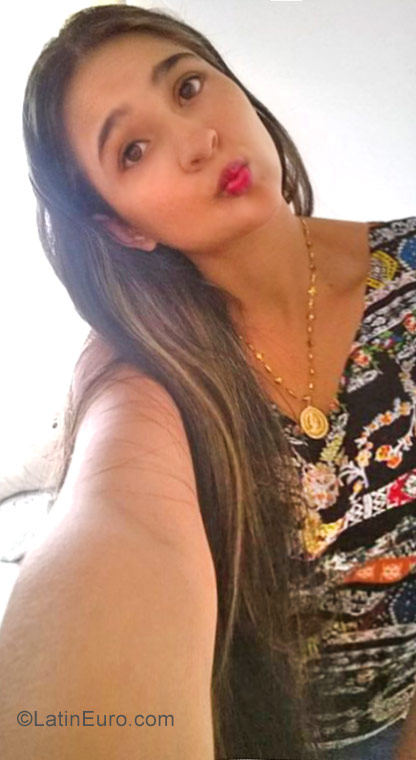 Date this happy Colombia girl Karen from Villavicencio CO20274