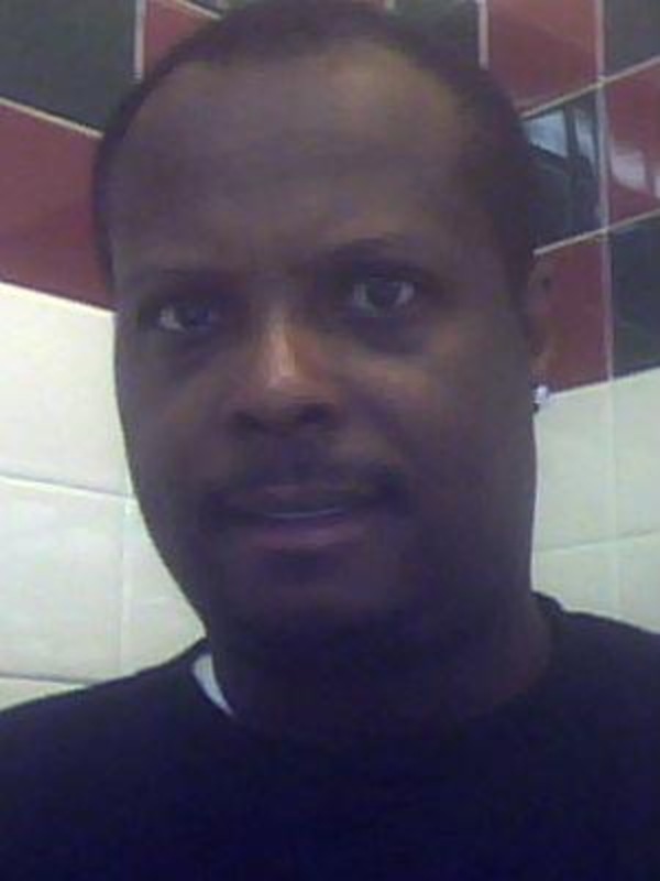Date this athletic United States man ERID1 from Park Forest US17876