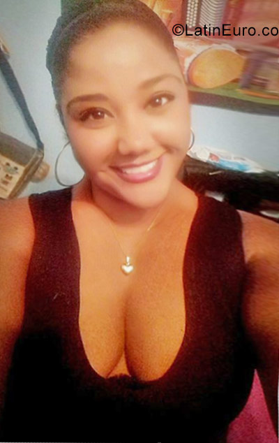 Date this funny Colombia girl Alejandra from Cartagena CO20589