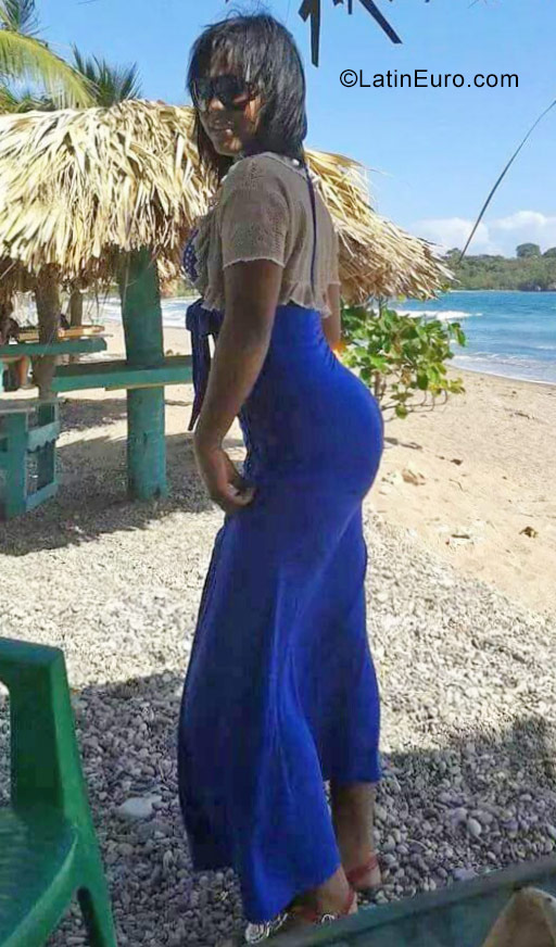 Date this delightful Dominican Republic girl Karla from San Cristobal DO27759
