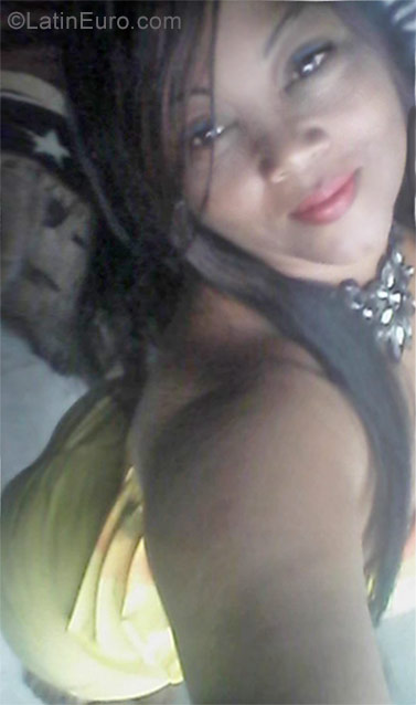 Date this lovely Dominican Republic girl Haida from Santo Domingo DO27889