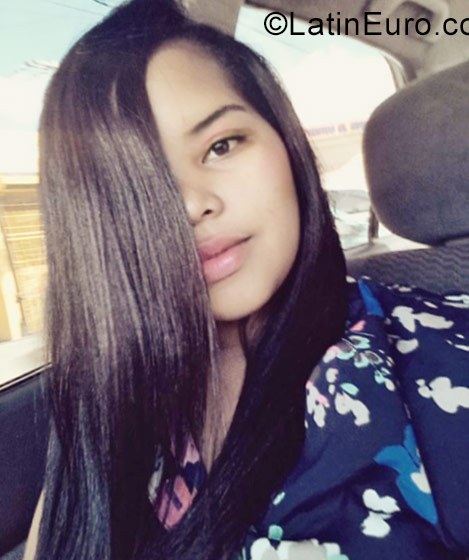 Date this fun Dominican Republic girl Yulisa from Santo Domingo DO27932