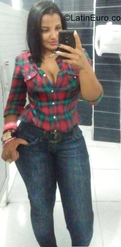Date this hot Dominican Republic girl Chris from Santiago DO28011