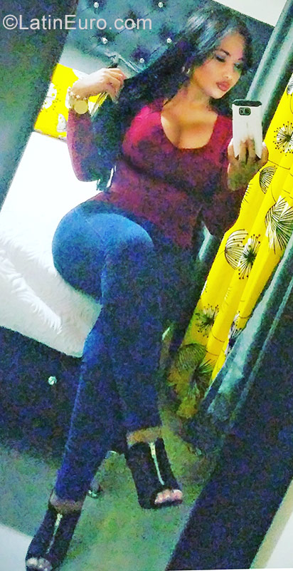 Date this young Dominican Republic girl Ana from Santiago DO28016