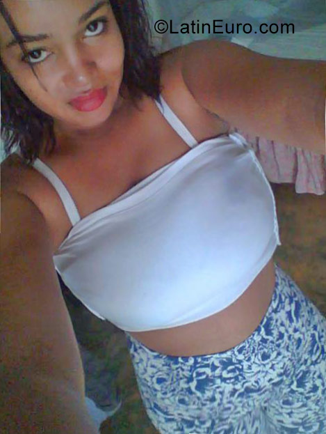 Date this delightful Dominican Republic girl Josmery from Santo domingo DO28132