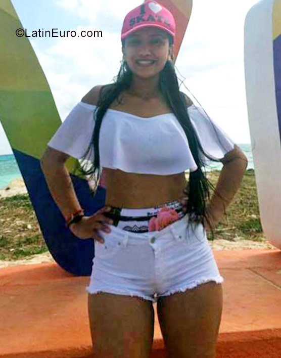 Date this voluptuous Colombia girl Melissa from Medellin CO21014