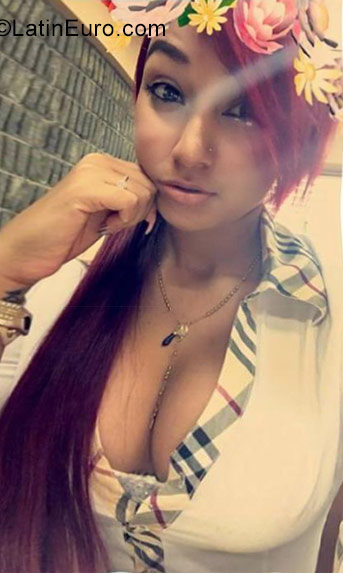 Date this hard body Dominican Republic girl Colitalinda from Santiago DO28176
