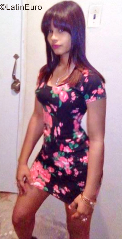 Date this hard body Dominican Republic girl Crisanny from Santo Domingo DO28243