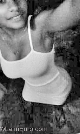 Date this pretty Dominican Republic girl Arlenny from Santiago DO28257
