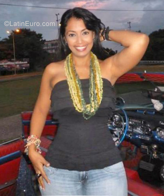 Date this georgeous Colombia girl Xiomara from Cali CO21119