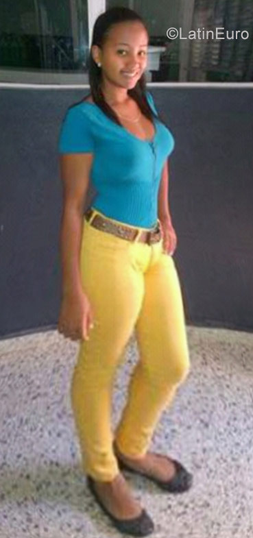 Date this gorgeous Dominican Republic girl Ashley from Santiago DO28259