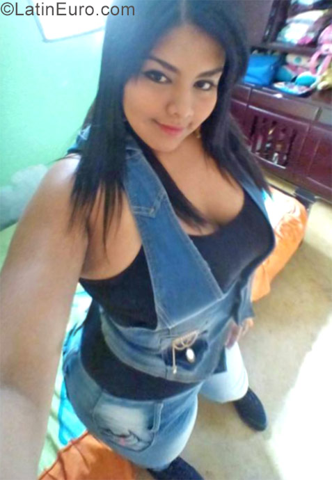 Date this athletic Colombia girl Ana meliza from Medellin CO21162