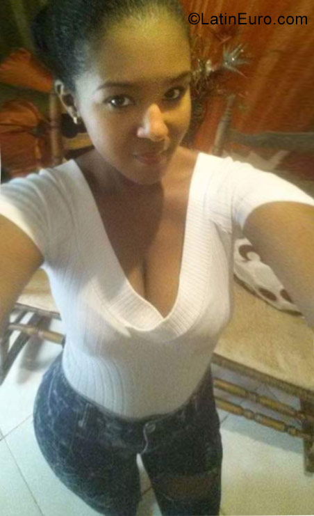 Date this attractive Dominican Republic girl Wanderline from Santo Domingo DO28391
