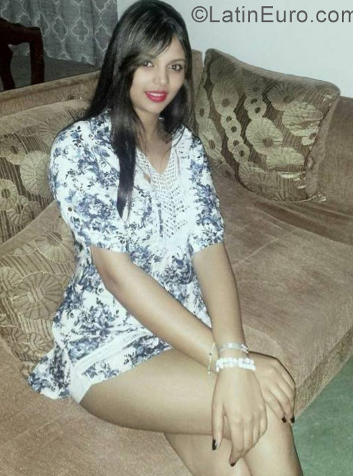 Date this exotic Dominican Republic girl Airiam from Santiago DO28401