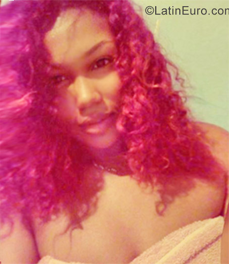 Date this nice looking Dominican Republic girl Rosalia from Santo Domingo DO28410