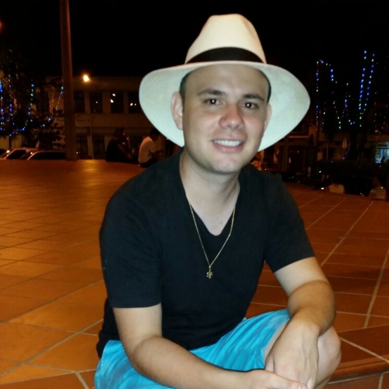 Date this gorgeous Colombia man Andres from Medellin CO21329